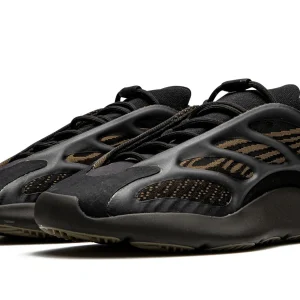YEEZY 700 V3 "Clay Brown"